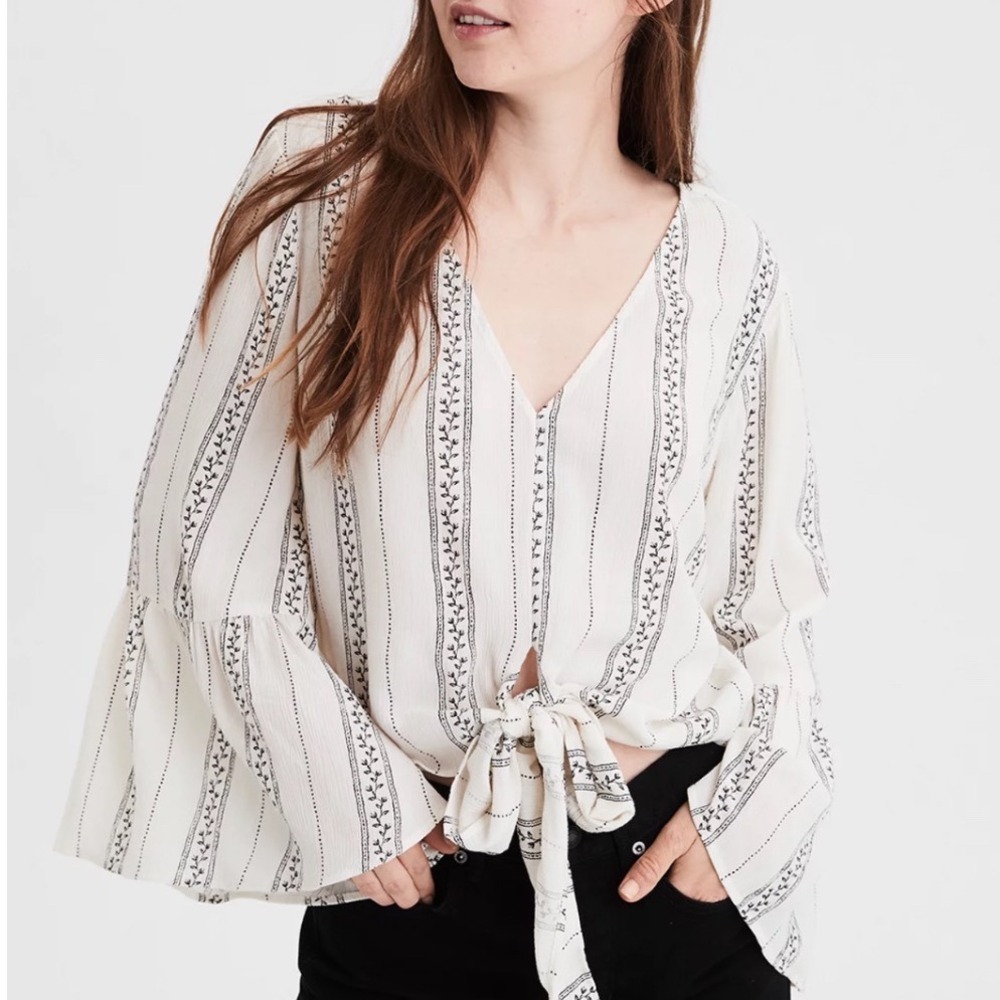 American‎ Eagle Tie Front Bell Sleeve Blouse Cream Black M Boho Floral Festival